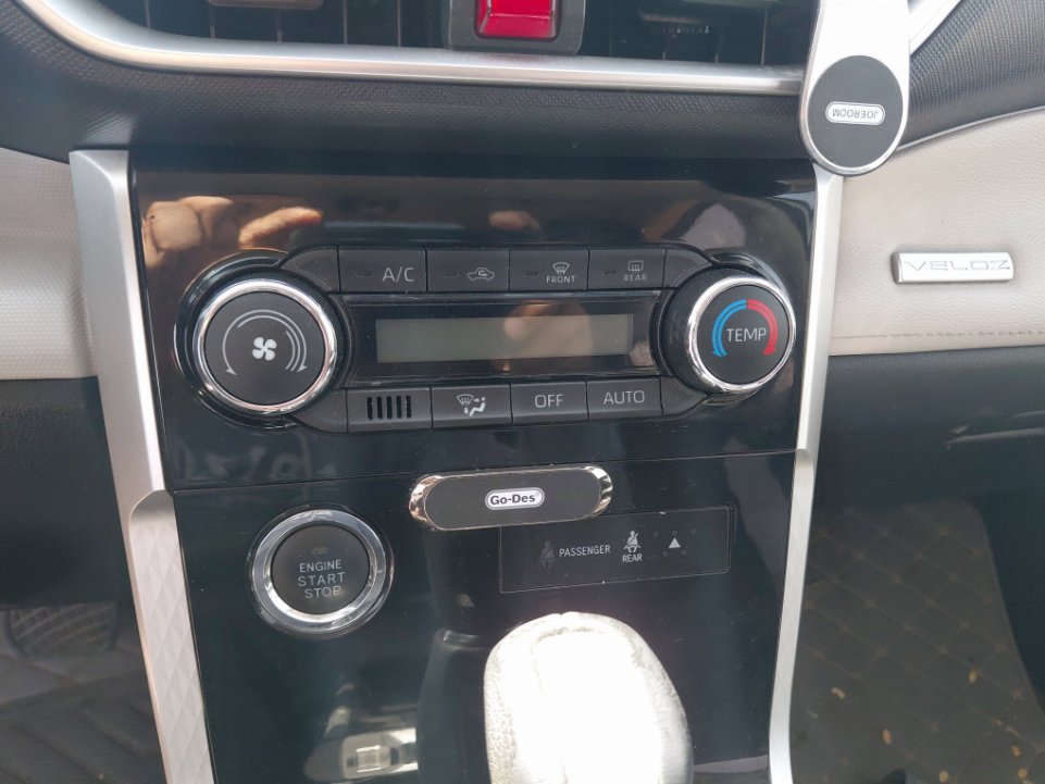 Toyota VELOZ GLX 2024 image