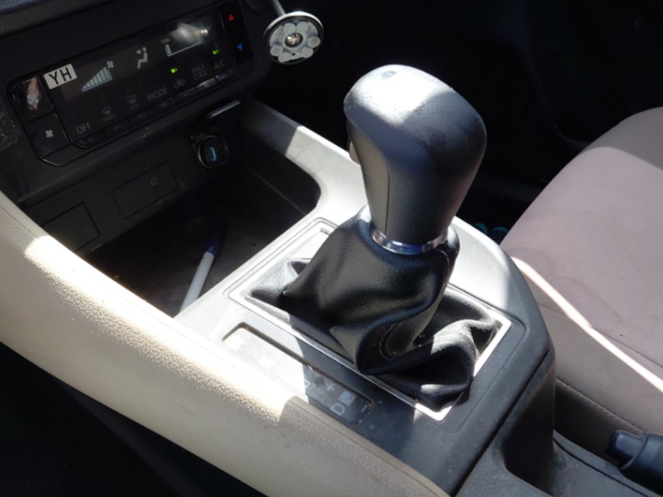 تويوتا يارس Y 2024 image