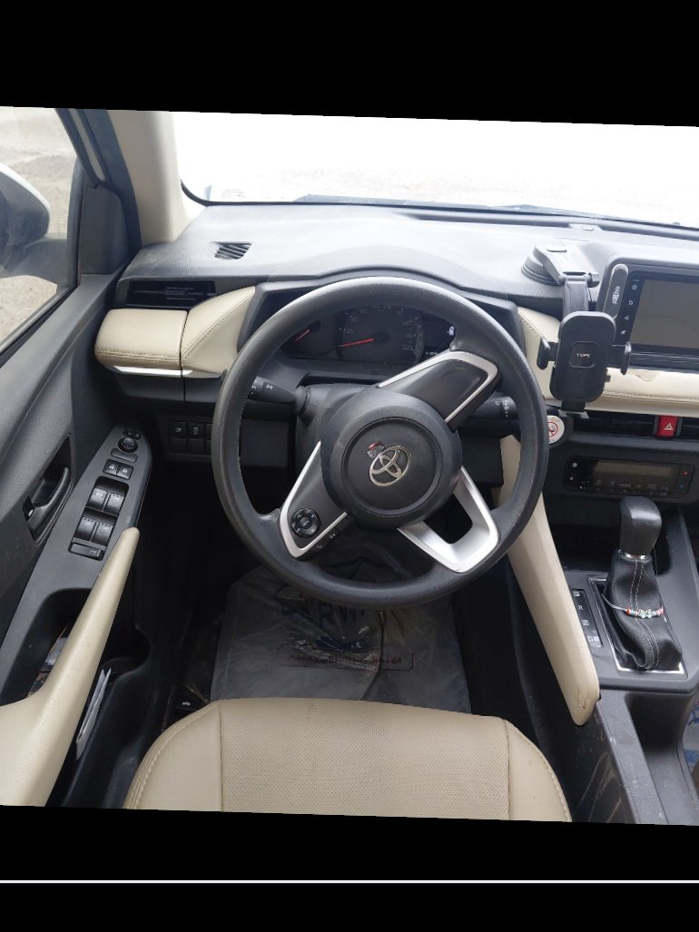 Toyota Yaris Y  2023 image