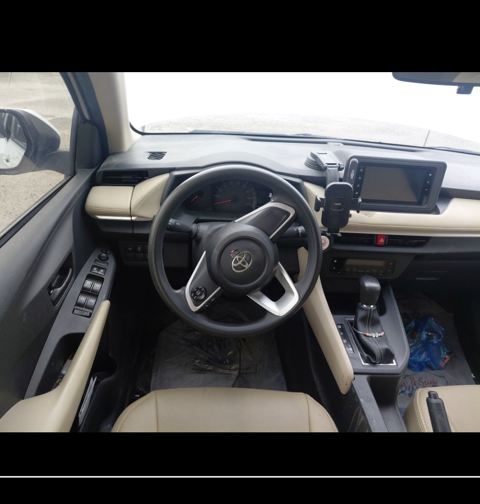 Toyota Yaris Y  2023 image