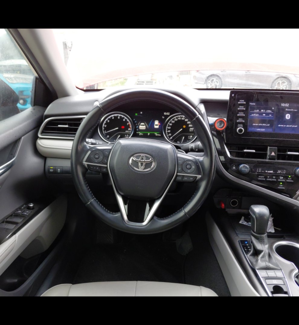 Toyota Camry SE 2021 image