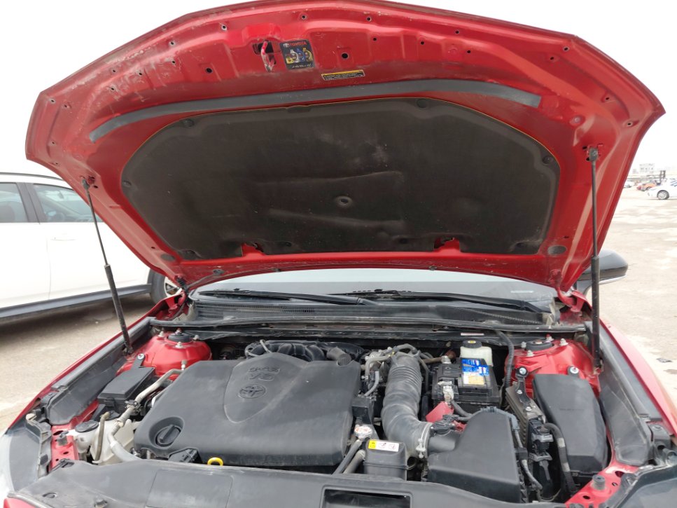 Toyota Camry SE 2021 image