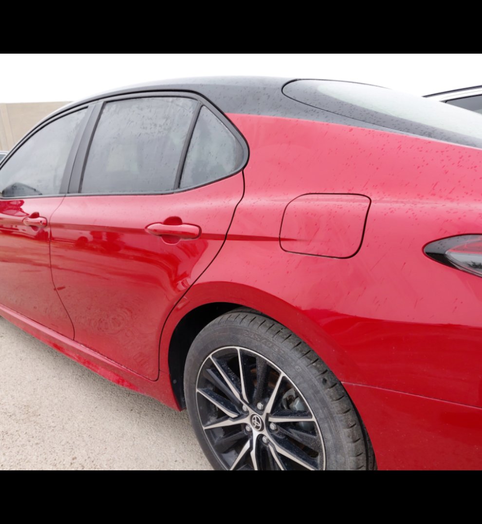 Toyota Camry SE 2021 image