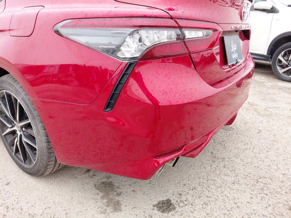 Toyota Camry SE 2021 image