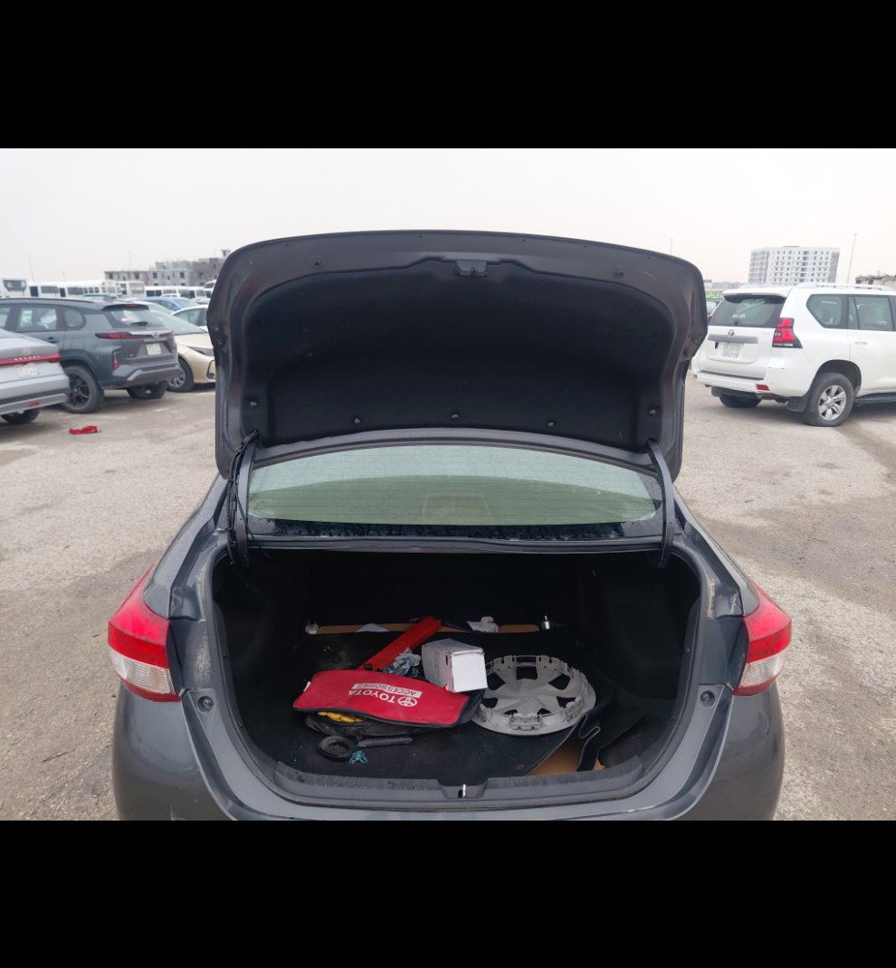 Toyota Yaris Y 2021 image