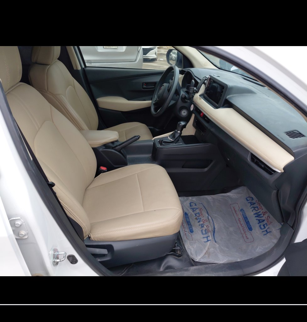 Toyota Yaris Y  2023 image