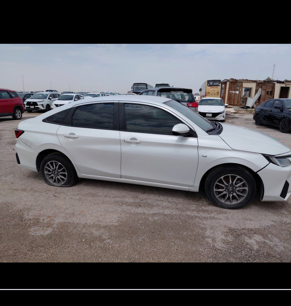 Toyota Yaris Y  2023 image