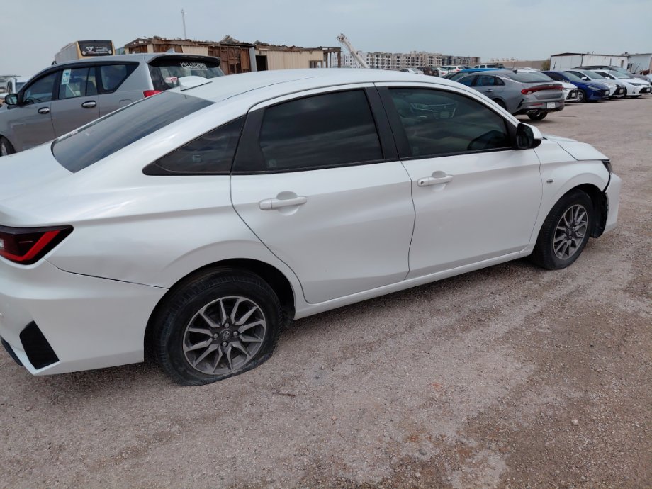 Toyota Yaris Y  2023 image