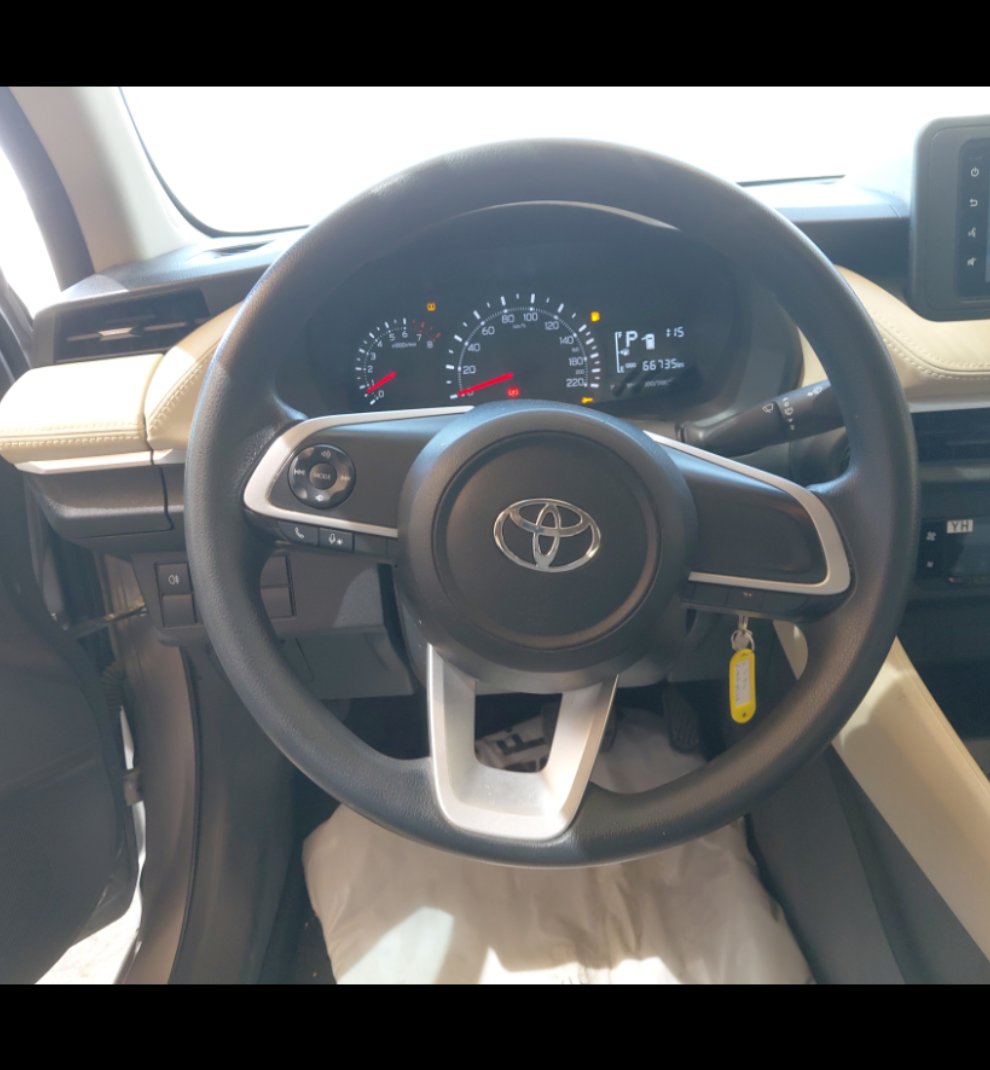 Toyota Yaris Y 2024 image