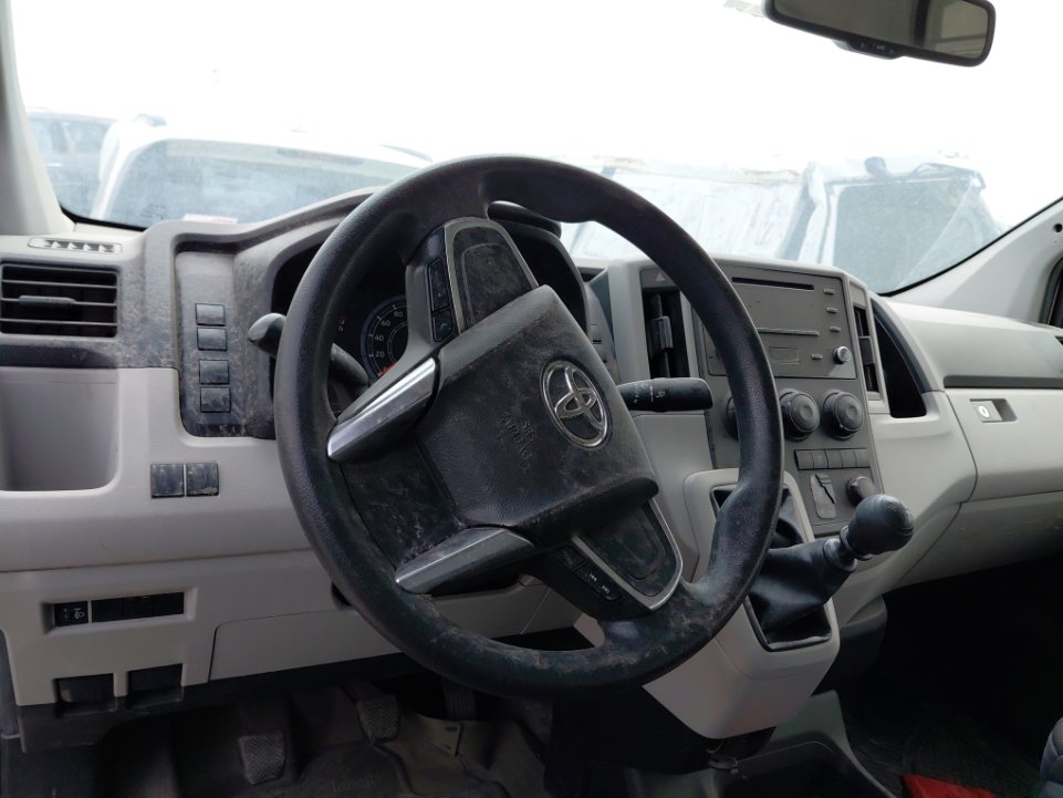 Toyota Hiace Bus  2023 image