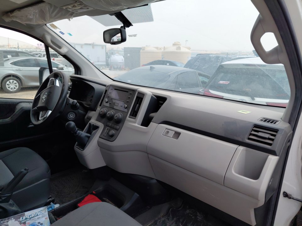 Toyota Hiace Bus  2023 image