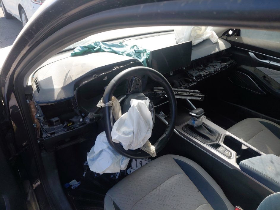 Geely Emgrand  2022 image