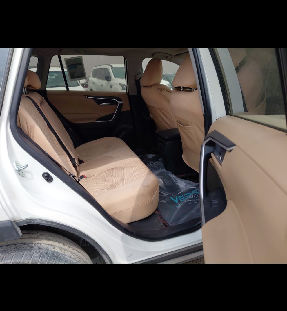 Toyota RAV4  XLE Sports Ut 2020 image