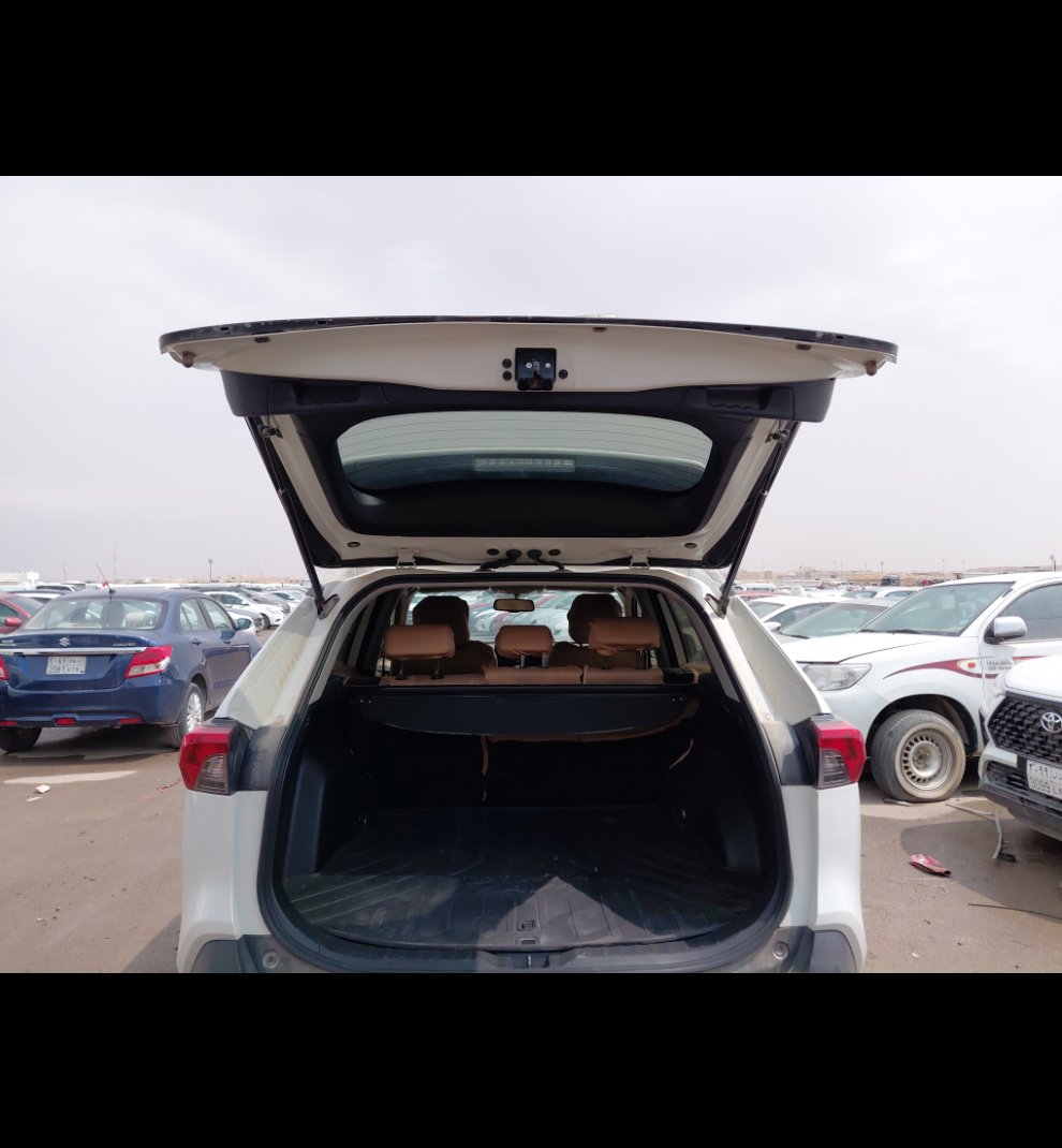 Toyota RAV4  XLE Sports Ut 2020 image