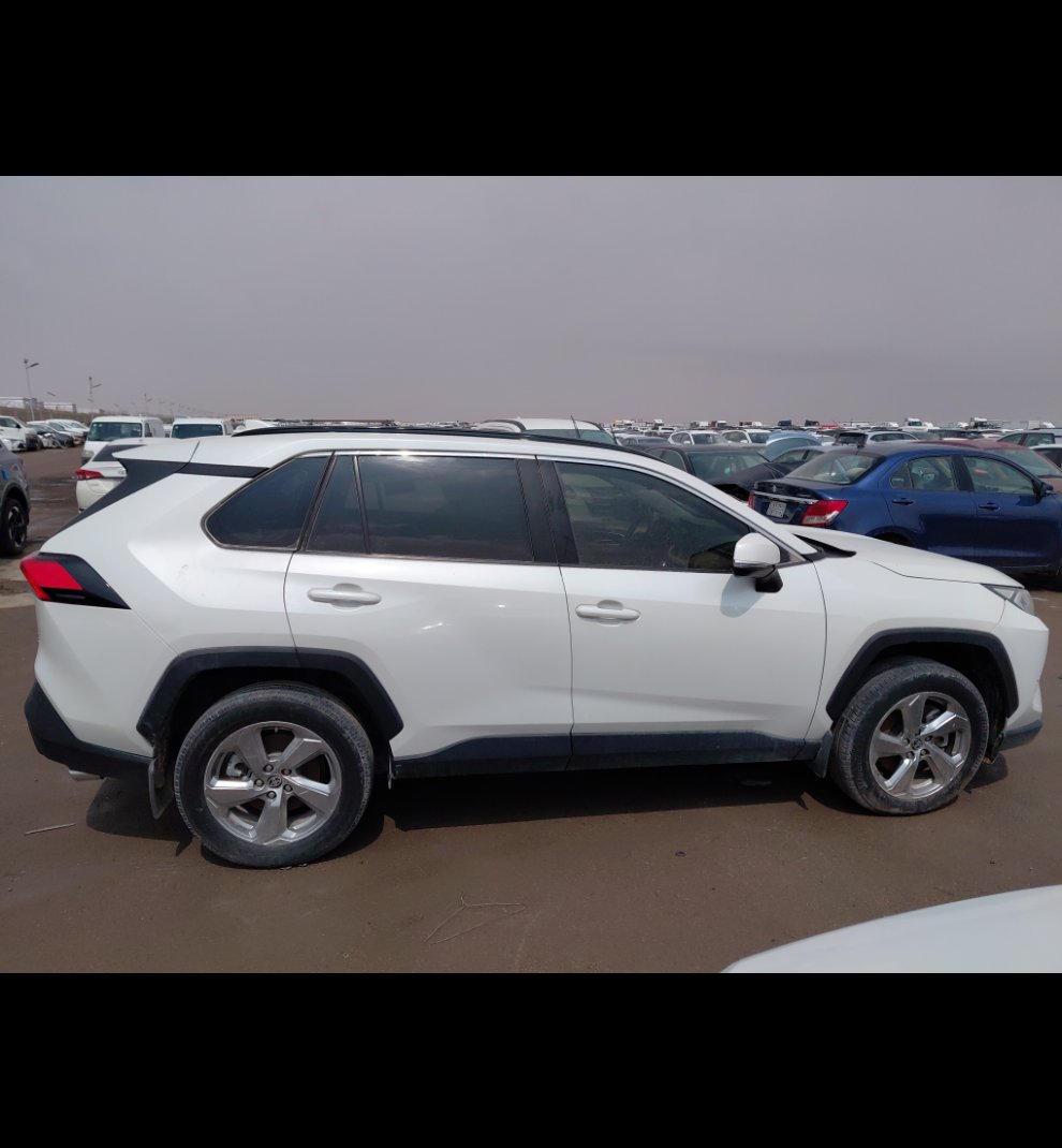Toyota RAV4  XLE Sports Ut 2020 image