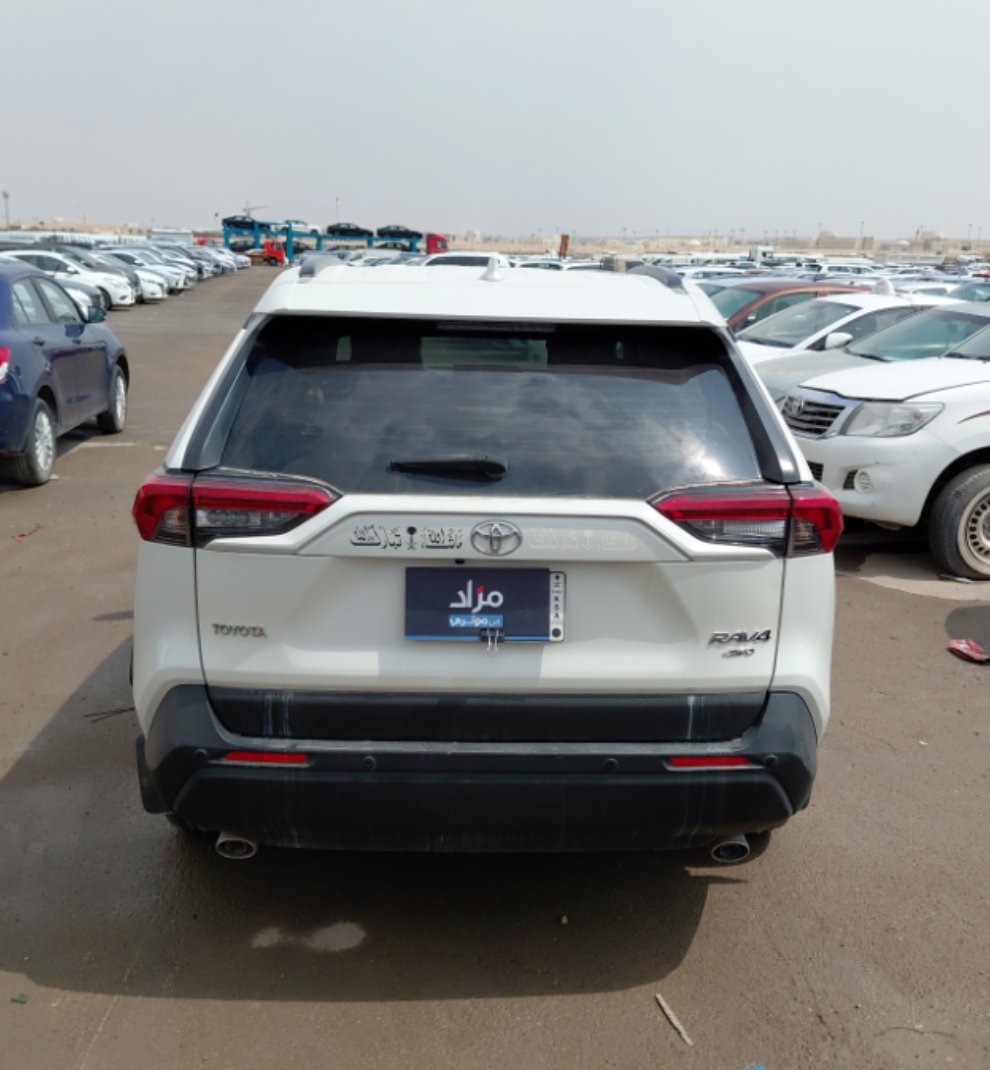 Toyota RAV4  XLE Sports Ut 2020 image