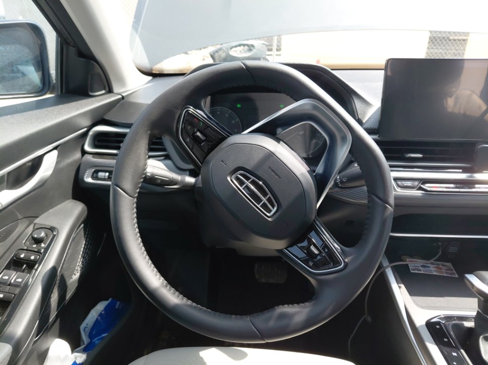 Geely Emgrand  2024 image