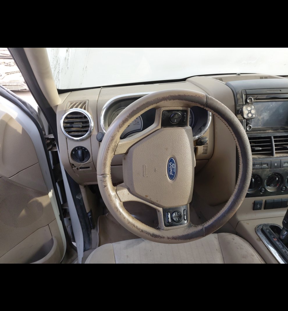 Ford Explorer  2010 image