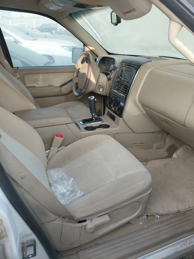 Ford Explorer  2010 image