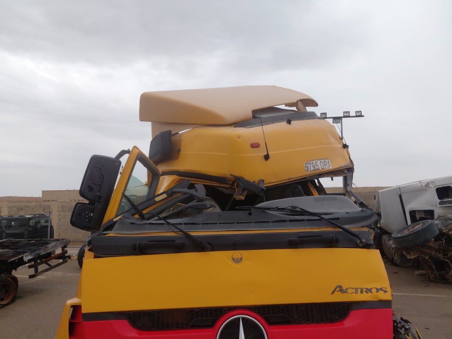 Mercedes Actros  2014 image