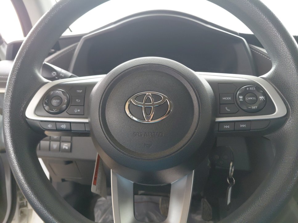 Toyota Yaris Y PLUS 2024 image