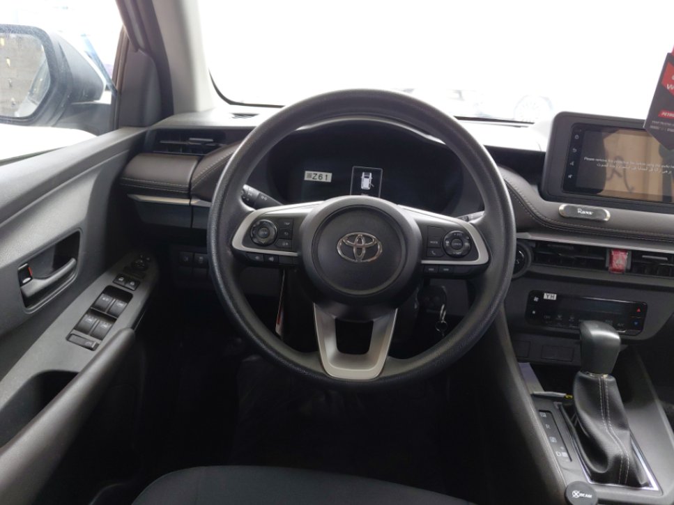 Toyota Yaris Y PLUS 2024 image