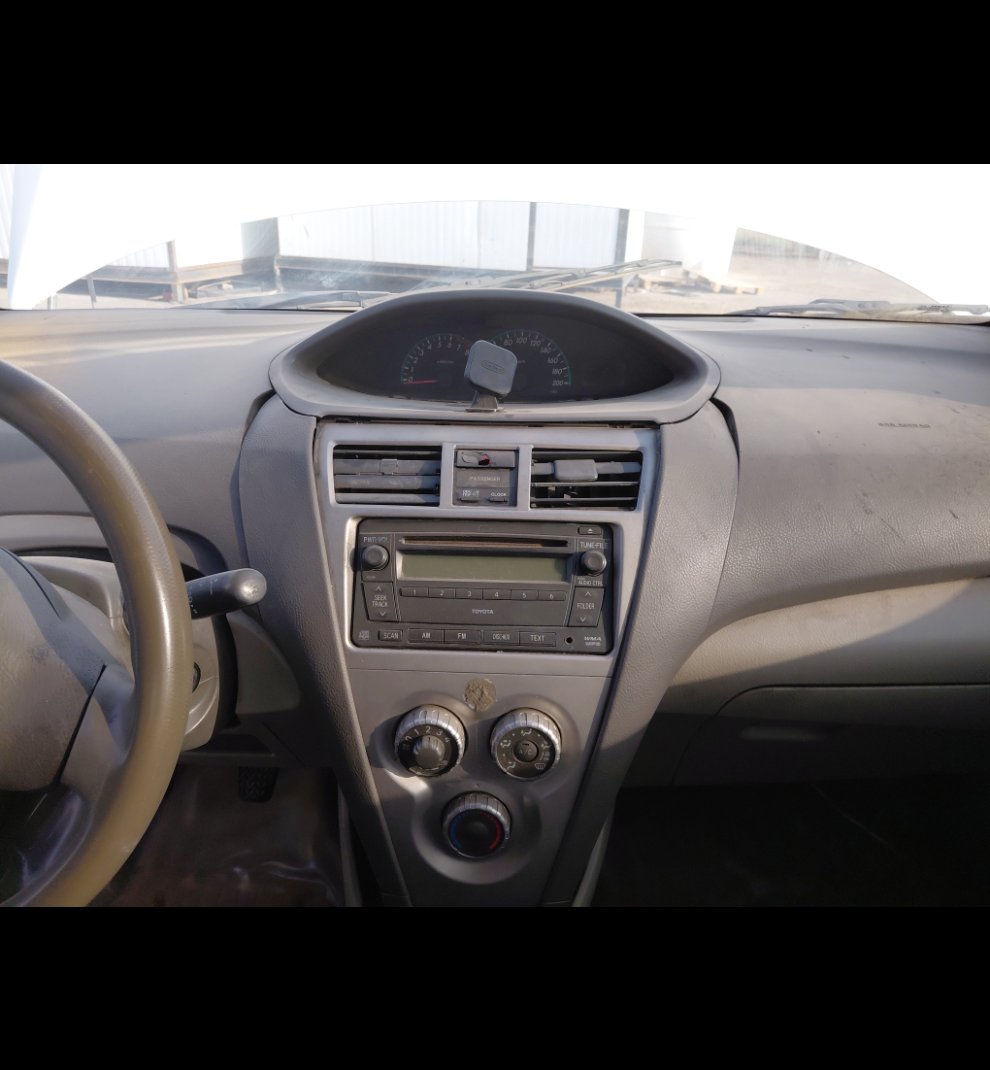 Toyota Yaris  2012 image