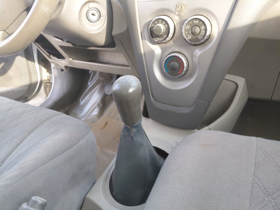 Toyota Yaris  2012 image