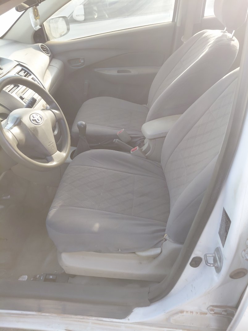 Toyota Yaris  2012 image