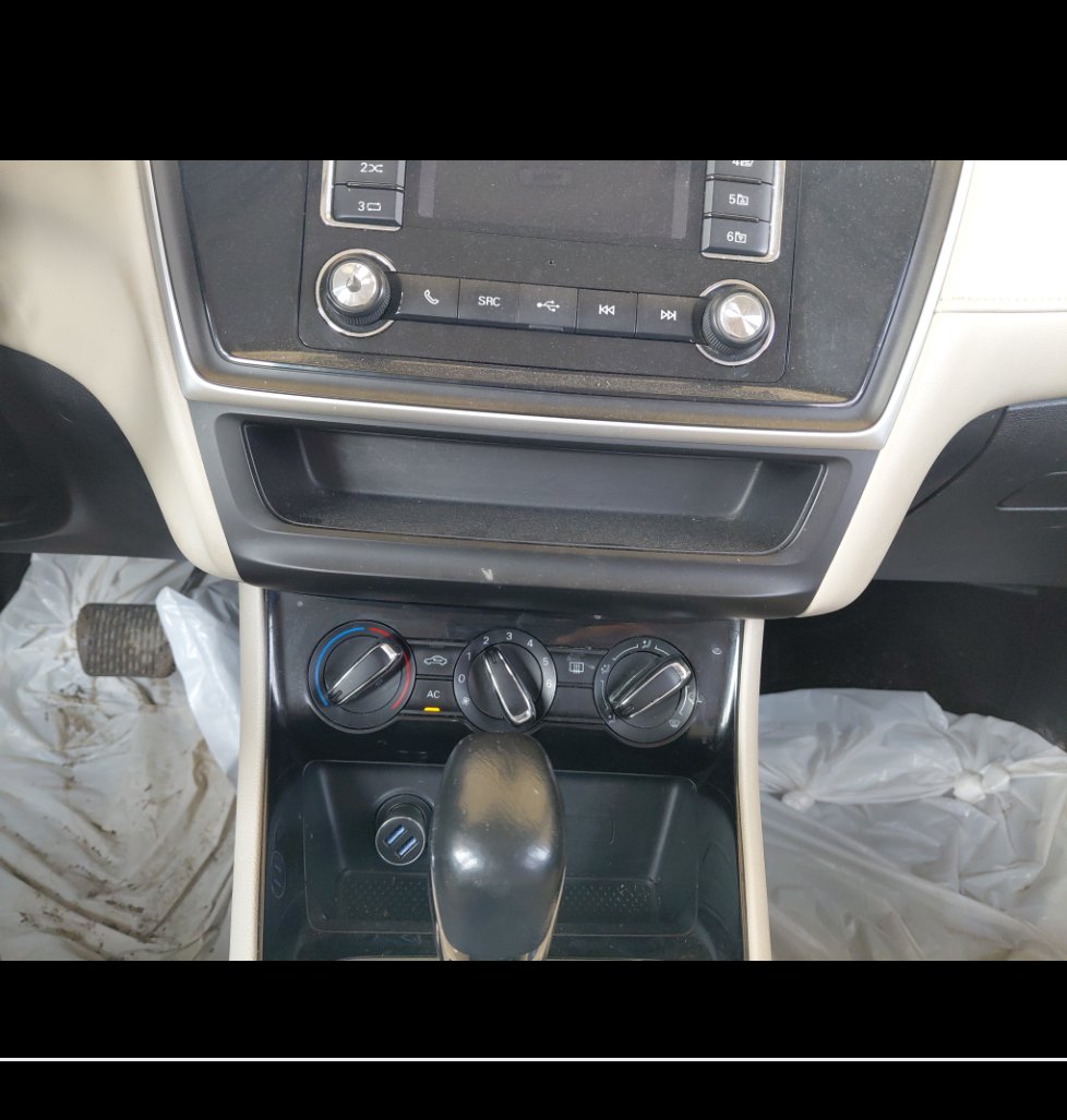 MG 5 عادي 2023 image