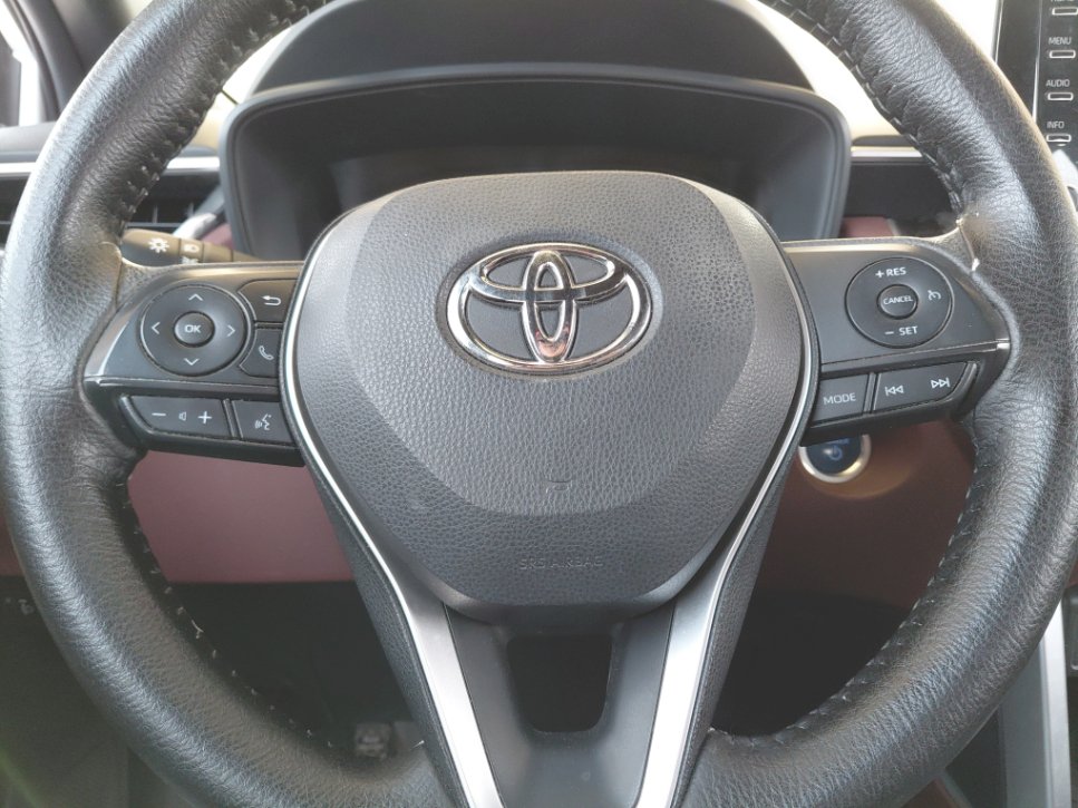 Toyota Corolla Cross LE HEV 2022 image