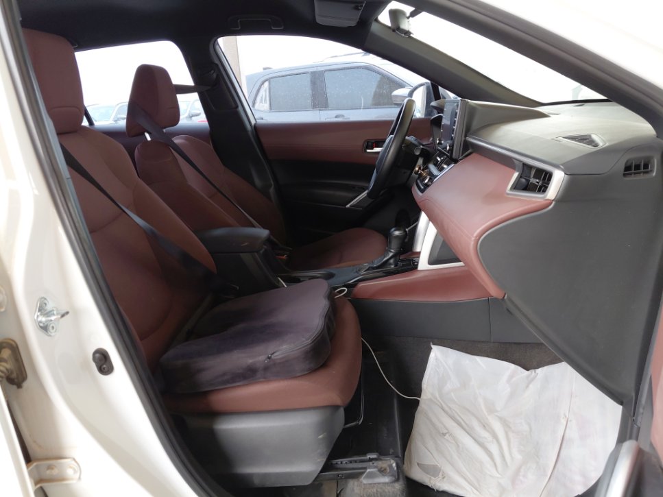 Toyota Corolla Cross LE HEV 2022 image