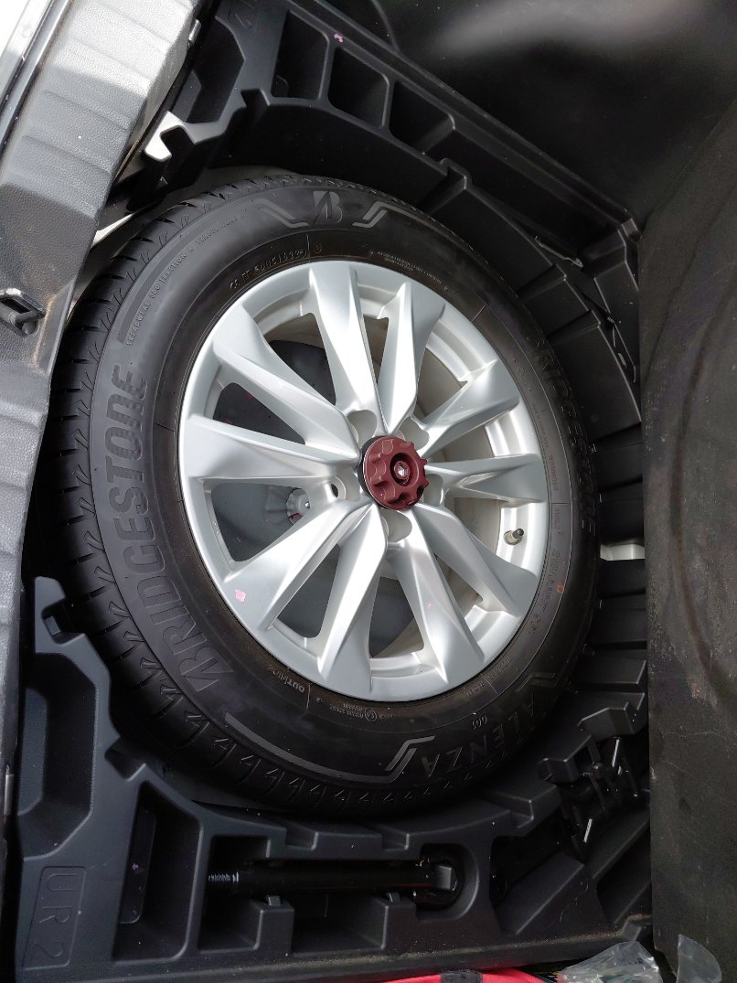 Toyota Corolla Cross LE HEV 2022 image