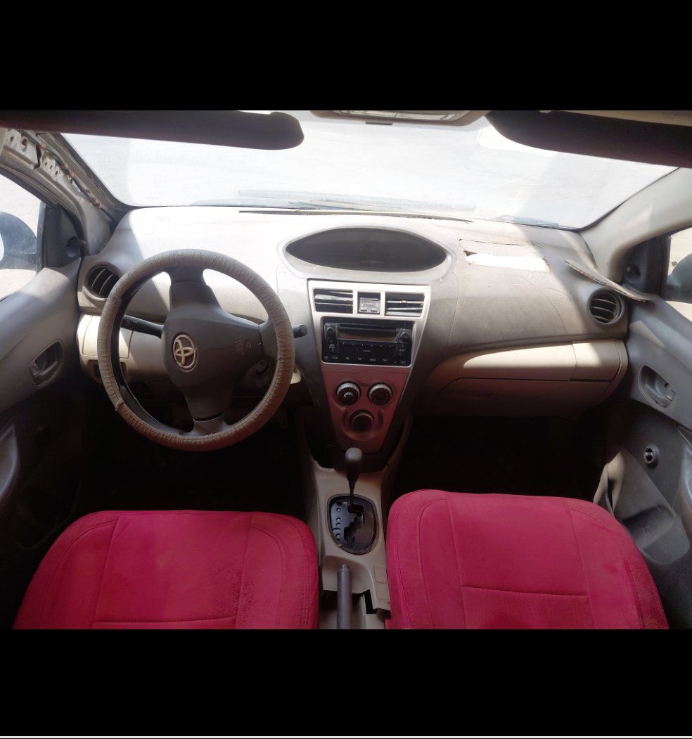 Toyota Yaris  2012 image