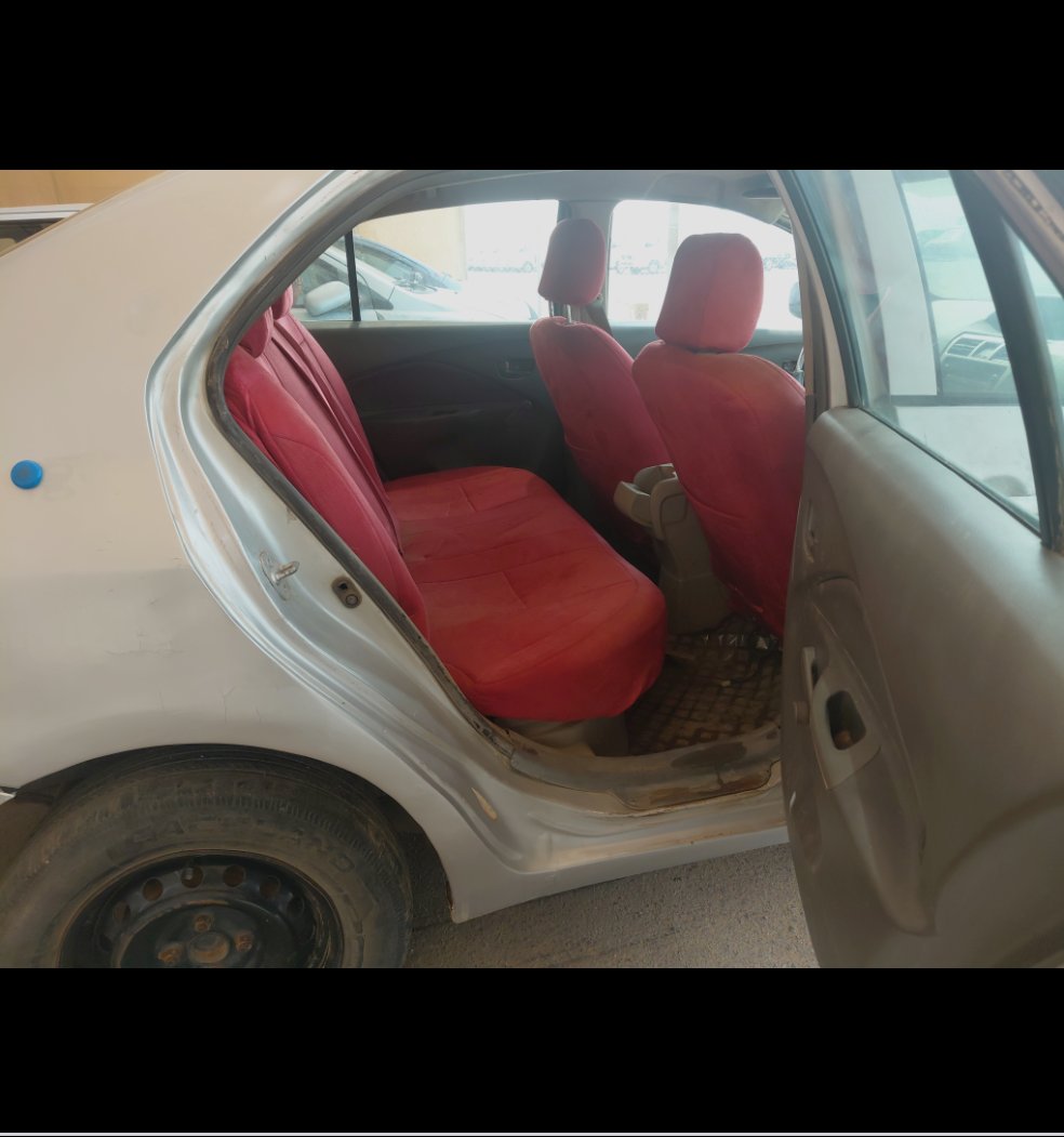 Toyota Yaris  2012 image