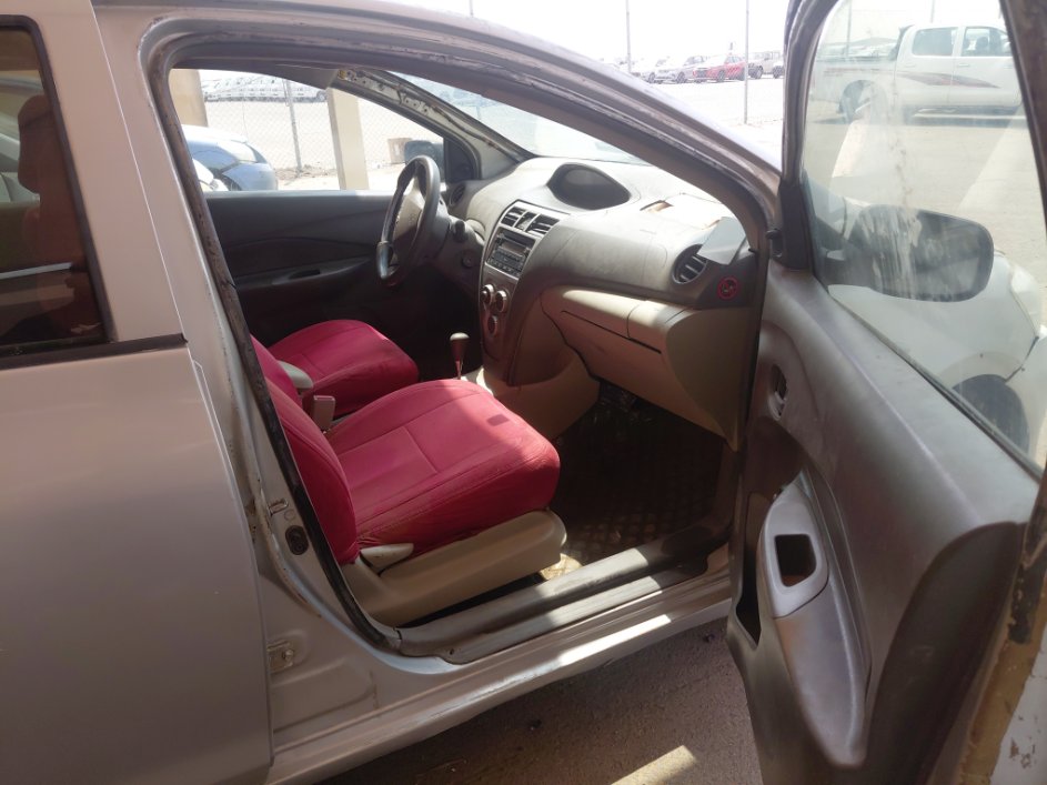 Toyota Yaris  2012 image