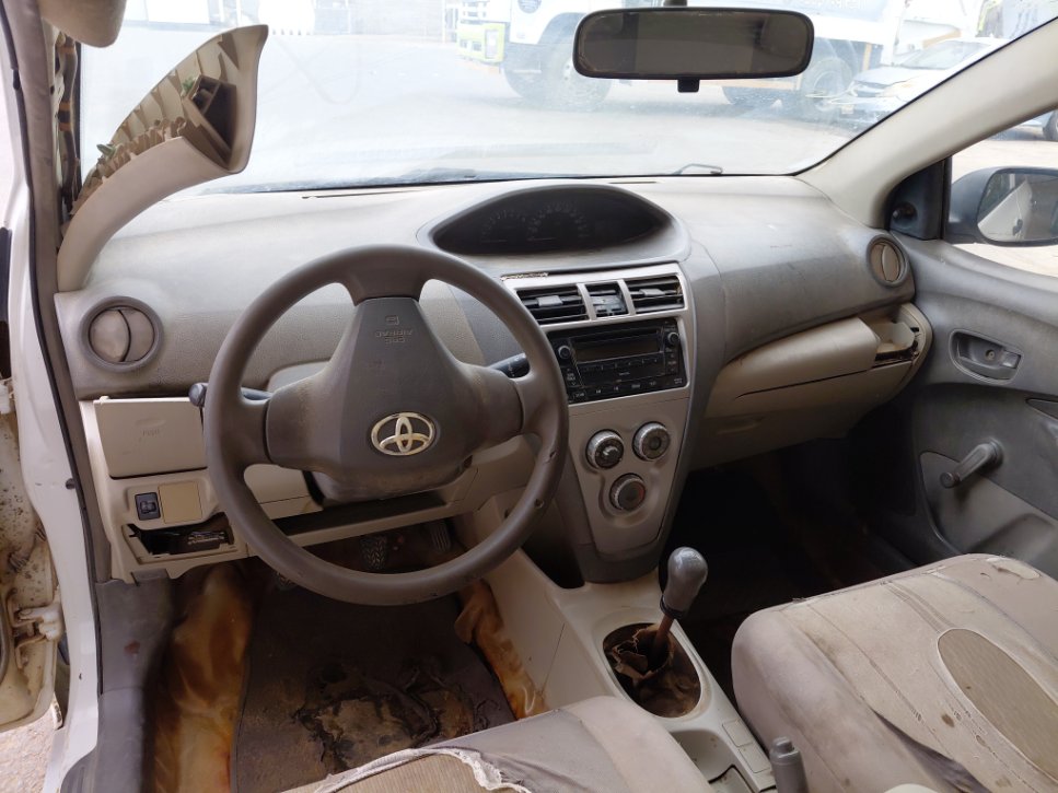 تويوتا يارس  2012 image