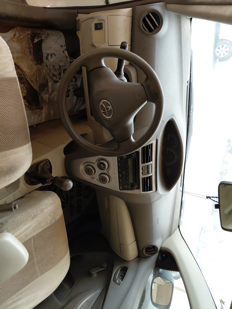 Toyota Yaris  2012 image