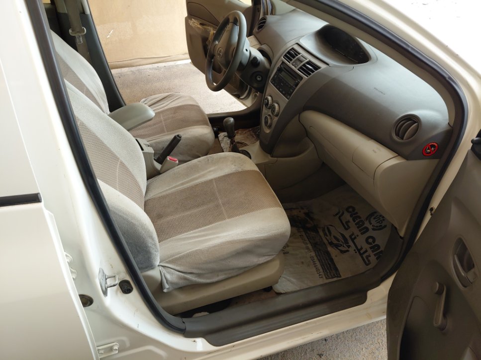 Toyota Yaris  2012 image