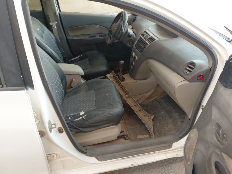 تويوتا يارس  2012 image