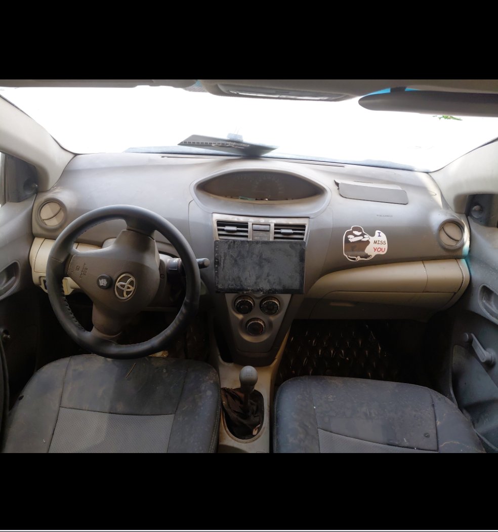 Toyota Yaris  2012 image