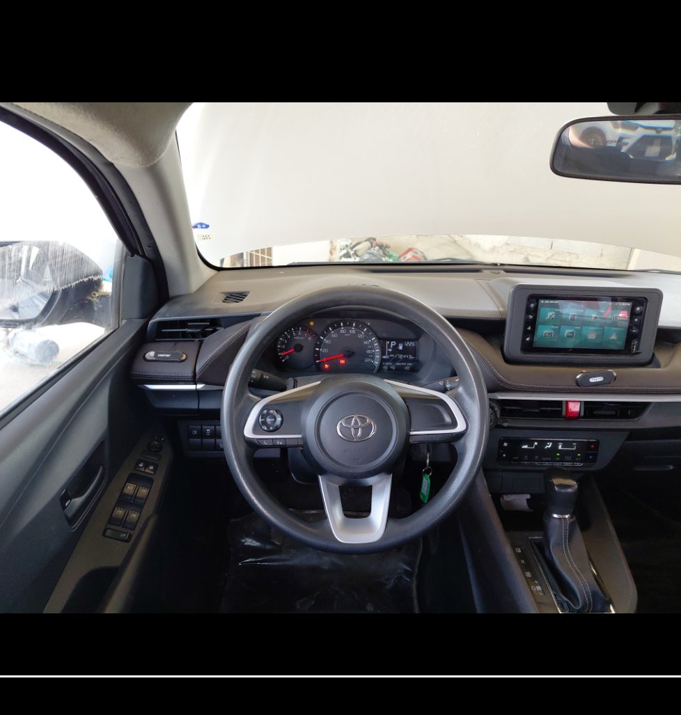 Toyota Yaris Y 2023 image