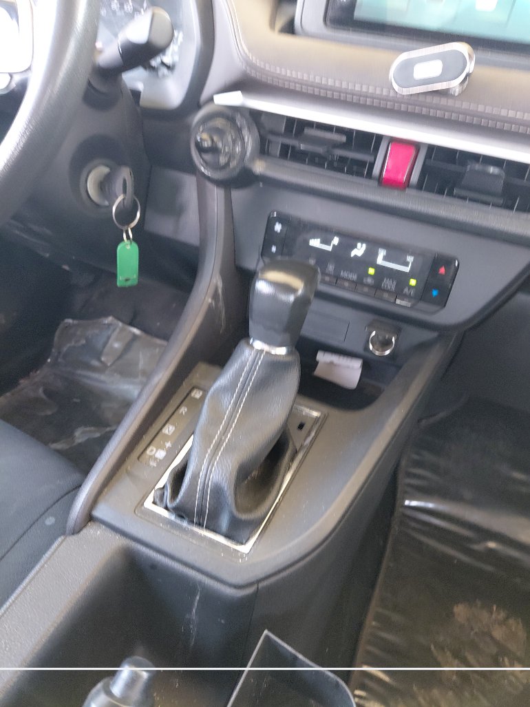 Toyota Yaris Y 2023 image