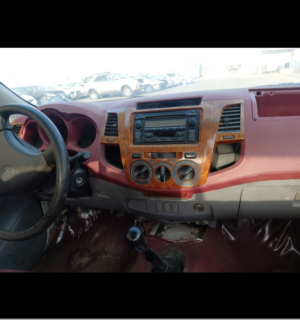 Toyota Hilux  2010 image