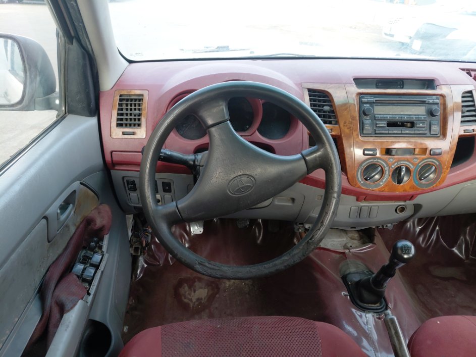 Toyota Hilux  2010 image