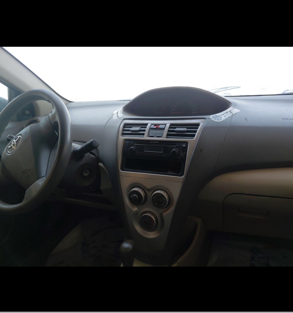 Toyota Yaris  2011 image