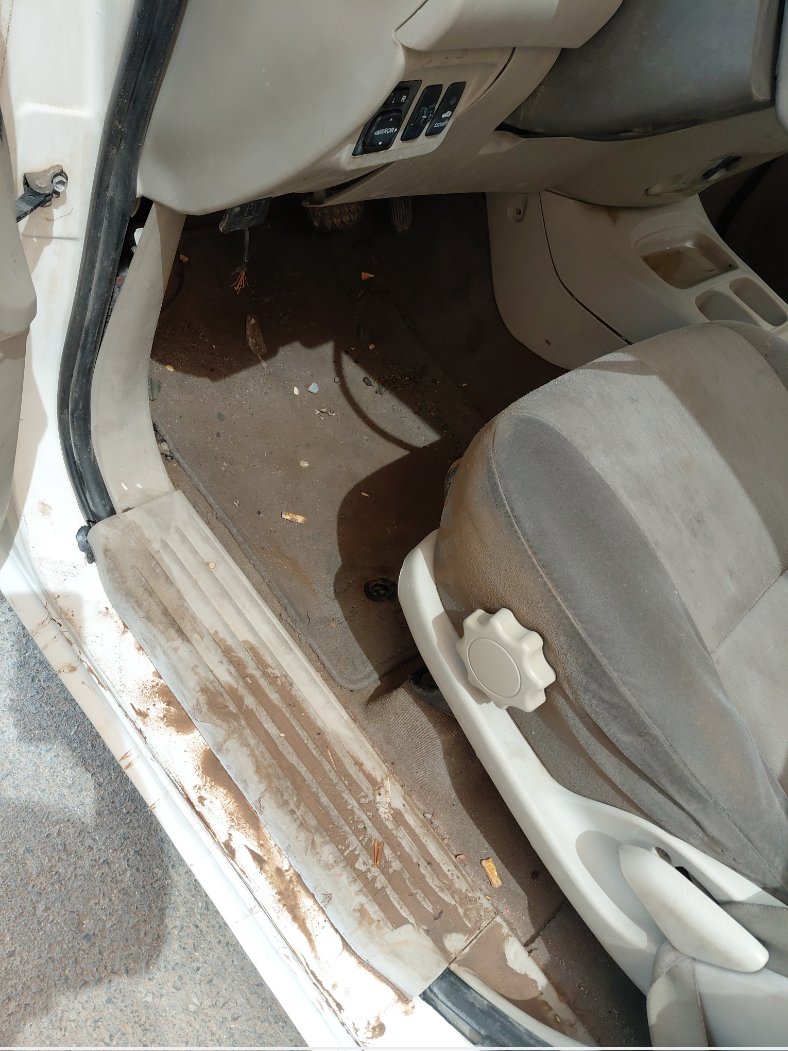 تويوتا انوفا  2012 image