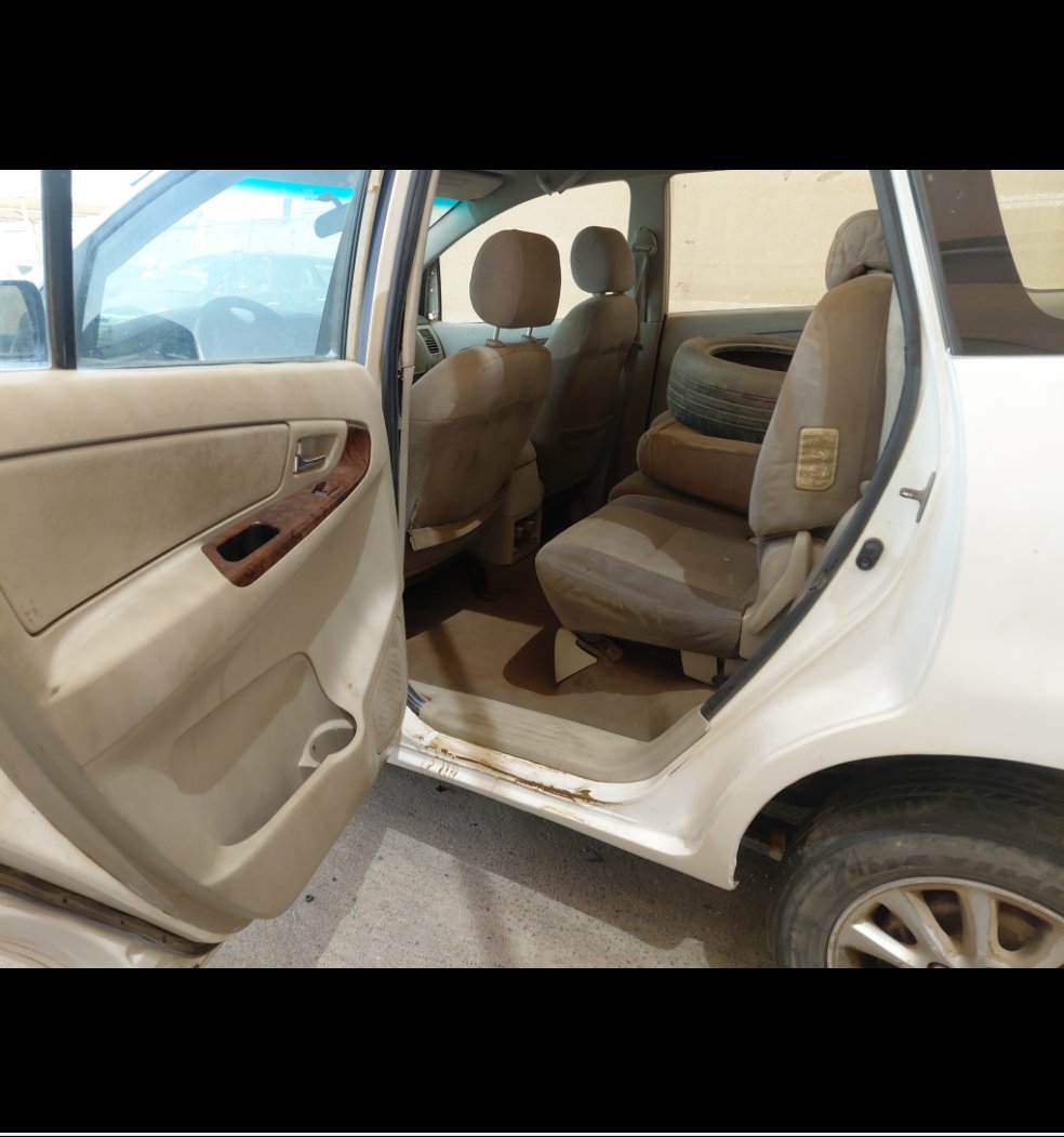 تويوتا انوفا  2012 image