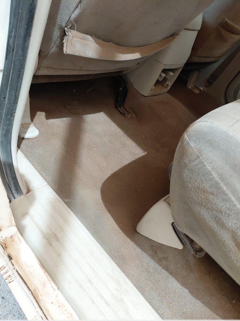 تويوتا انوفا  2012 image