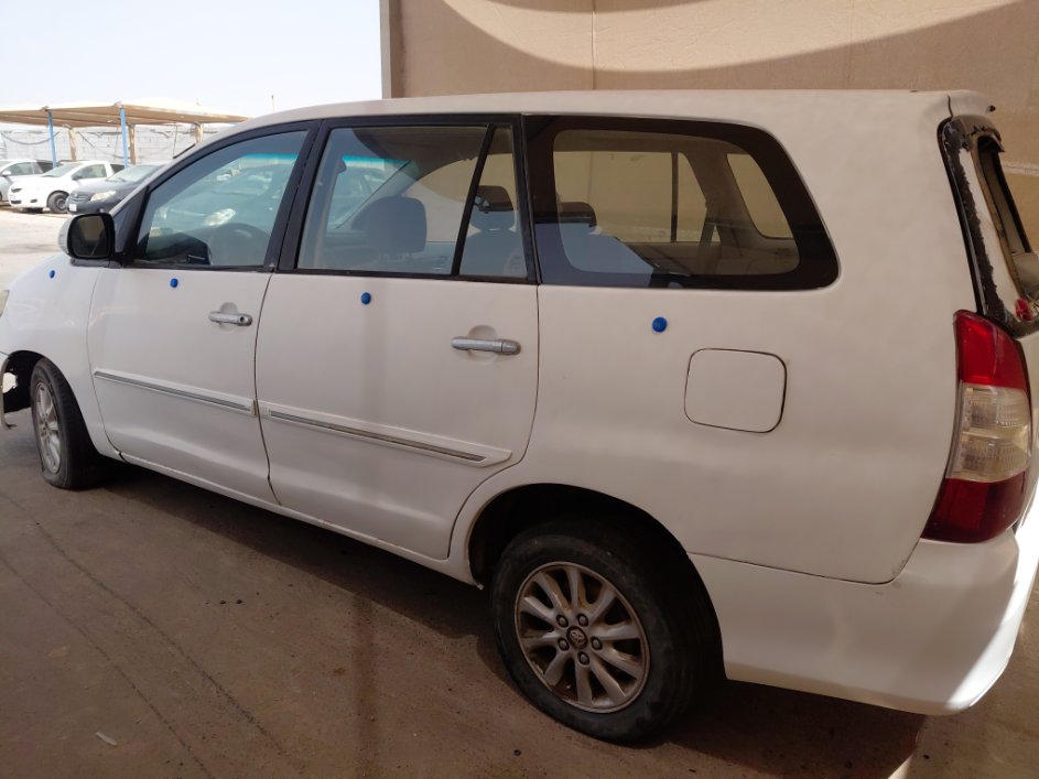 تويوتا انوفا  2012 image